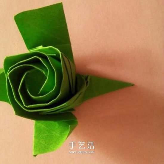 一張紙折玫瑰花的圖解教程 連花萼也一起折出 -  rpnrmr.com