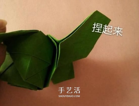 一張紙折玫瑰花的圖解教程 連花萼也一起折出 -  rpnrmr.com