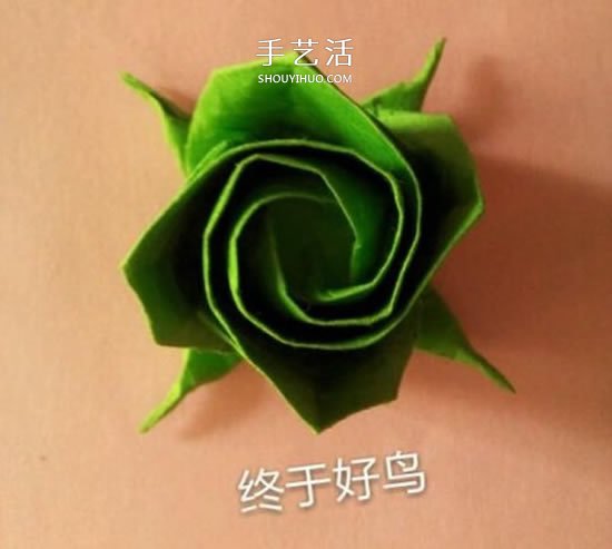 一張紙折玫瑰花的圖解教程 連花萼也一起折出 -  rpnrmr.com