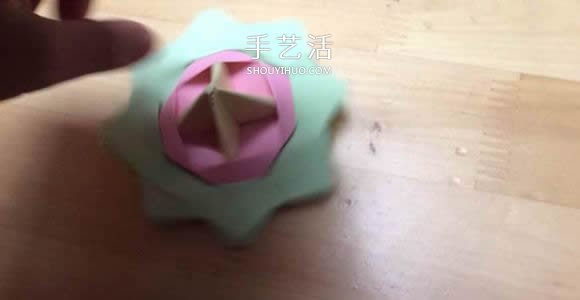 旋轉(zhuǎn)紙陀螺怎么折圖解 簡(jiǎn)單花型陀螺折紙教程 -  rpnrmr.com