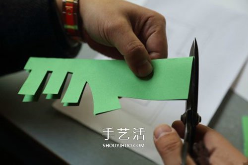 春字剪紙方法步驟圖解 簡單春節(jié)春的剪紙教程 -  rpnrmr.com