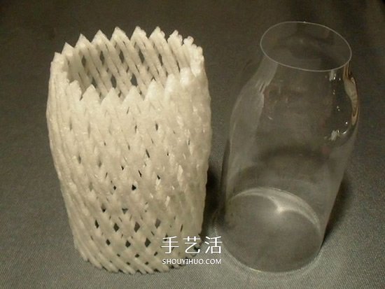 水果網(wǎng)套廢物利用 配上礦泉水瓶做燈籠燈飾 -  rpnrmr.com