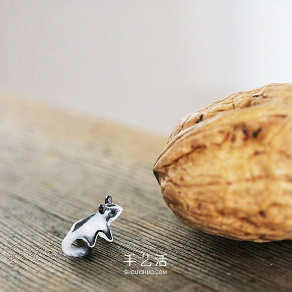 比米粒還小！瑞典雕刻家DIY指尖上的軟陶作品 -  rpnrmr.com