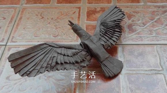 鷹的折紙教程 手工折紙展開翅膀雄鷹的步驟圖 -  rpnrmr.com