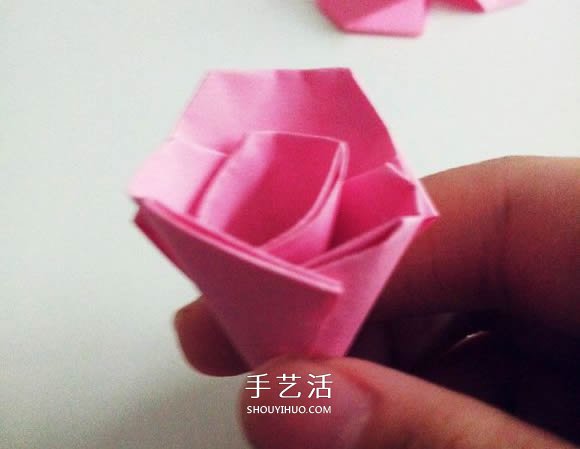 情人節(jié)紅玫瑰折紙 美麗紙玫瑰花的折法圖解 -  rpnrmr.com