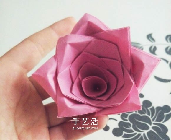 情人節(jié)紅玫瑰折紙 美麗紙玫瑰花的折法圖解 -  rpnrmr.com