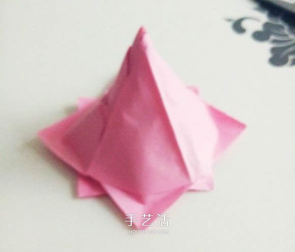 情人節(jié)紅玫瑰折紙 美麗紙玫瑰花的折法圖解 -  rpnrmr.com