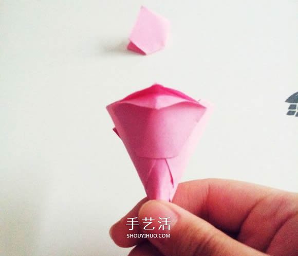 情人節(jié)紅玫瑰折紙 美麗紙玫瑰花的折法圖解 -  rpnrmr.com