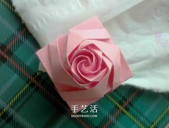 情人節(jié)禮品盒折紙圖解 好看韓式玫瑰禮盒的折法 -  rpnrmr.com