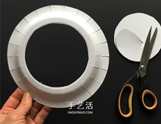 紙餐盤手工小制作 DIY漂亮的生日愛心花環(huán)掛飾 -  rpnrmr.com