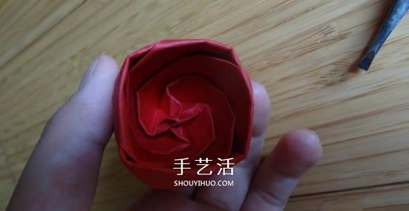 代表美麗和愛情！手工折紙卷心玫瑰步驟圖解 -  rpnrmr.com