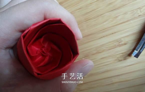 代表美麗和愛情！手工折紙卷心玫瑰步驟圖解 -  rpnrmr.com
