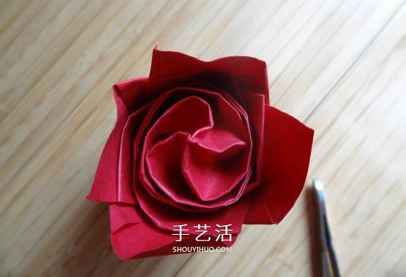 代表美麗和愛情！手工折紙卷心玫瑰步驟圖解 -  rpnrmr.com