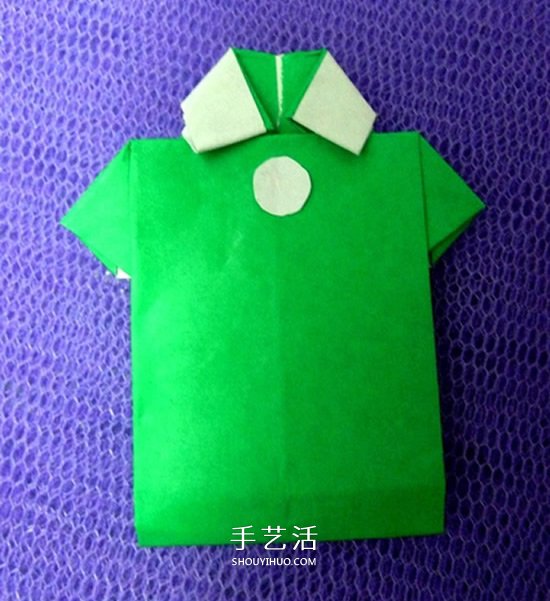怎么折男T恤的圖解教程 手工折紙T恤簡單折法 -  rpnrmr.com
