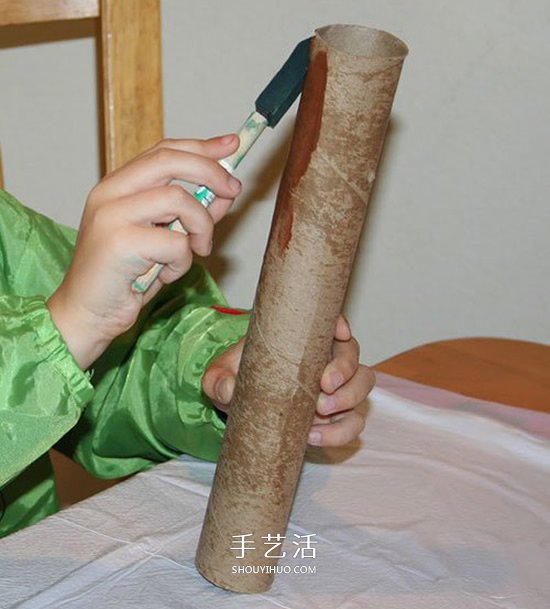 簡單保鮮膜筒廢物利用 幼兒手工做大樹的教程 -  rpnrmr.com