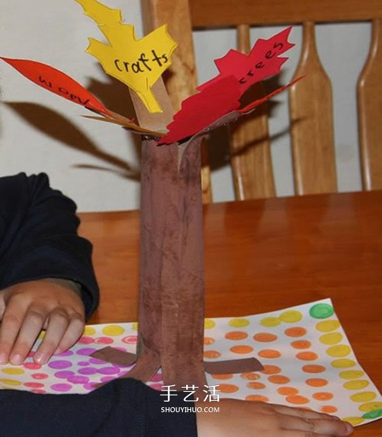 簡單保鮮膜筒廢物利用 幼兒手工做大樹的教程 -  rpnrmr.com