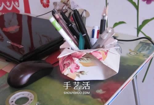 廢紙折花型筆筒的折法 還可以當(dāng)垃圾盒使用 -  rpnrmr.com