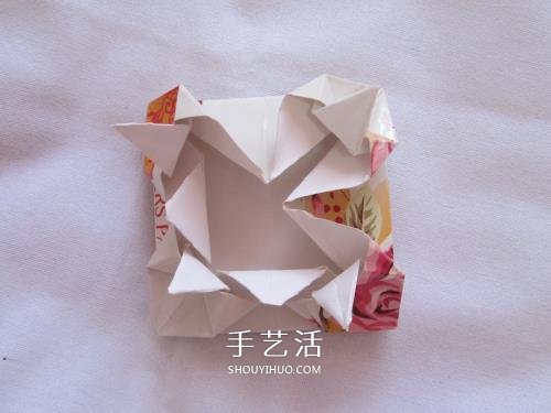 廢紙折花型筆筒的折法 還可以當(dāng)垃圾盒使用 -  rpnrmr.com