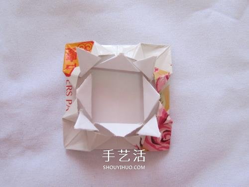 廢紙折花型筆筒的折法 還可以當(dāng)垃圾盒使用 -  rpnrmr.com
