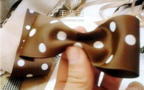 用兩種顏色緞帶 DIY制作雙色蝴蝶結發(fā)卡圖解 -  rpnrmr.com
