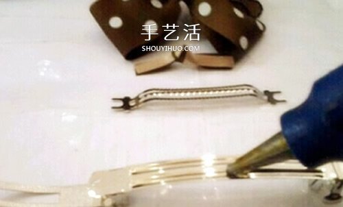 用兩種顏色緞帶 DIY制作雙色蝴蝶結發(fā)卡圖解 -  rpnrmr.com