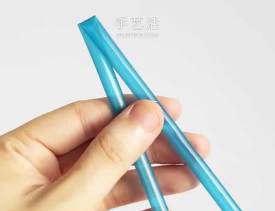 吸管編花的圖解教程 插入花瓶做成漂亮插花 -  rpnrmr.com