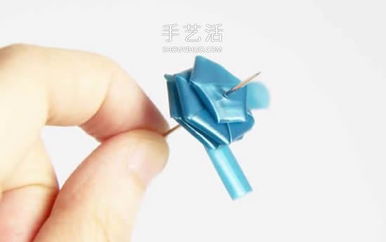 吸管編花的圖解教程 插入花瓶做成漂亮插花 -  rpnrmr.com