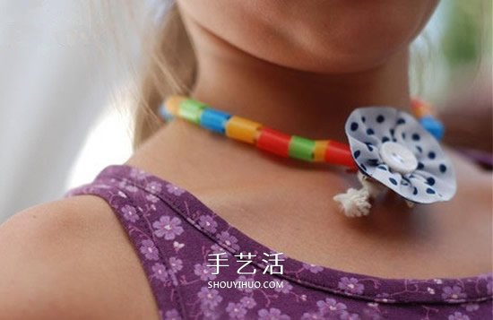 絢麗的頸間彩虹！吸管手工制作美麗項(xiàng)鏈的方法 -  rpnrmr.com