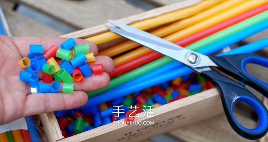 絢麗的頸間彩虹！吸管手工制作美麗項(xiàng)鏈的方法 -  rpnrmr.com