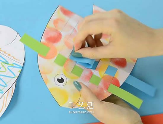 紙編小魚的詳細(xì)教程 彩紙做小魚的創(chuàng)意方法 -  rpnrmr.com