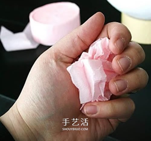 皺紋紙做玫瑰花球的方法 唯美的婚慶裝飾物！ -  rpnrmr.com
