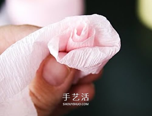 皺紋紙做玫瑰花球的方法 唯美的婚慶裝飾物！ -  rpnrmr.com