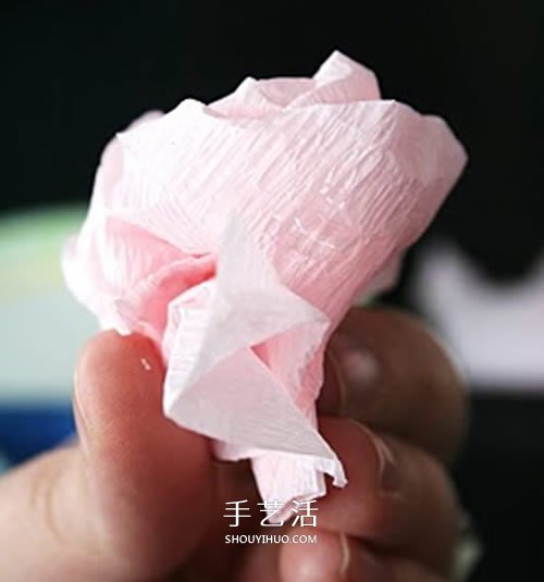 皺紋紙做玫瑰花球的方法 唯美的婚慶裝飾物！ -  rpnrmr.com