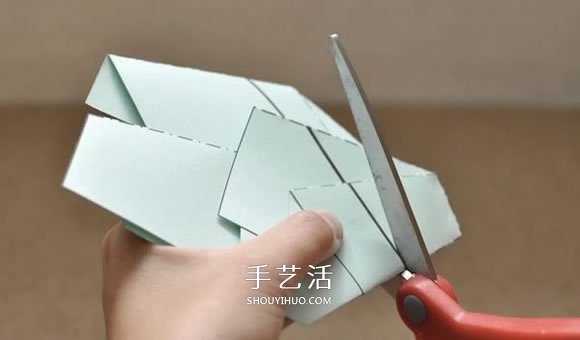 一張紙只剪一刀就剪出天鵝的折疊剪紙教程 -  rpnrmr.com