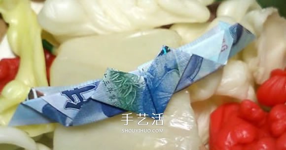 簡單紙幣折紙教程 折一個浪漫愛心戒指的折法 -  rpnrmr.com