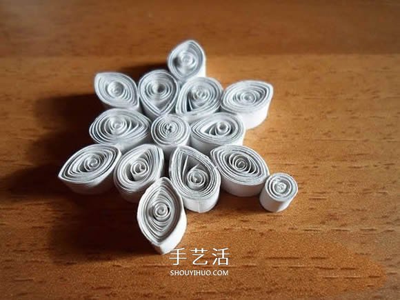 詳細(xì)的雪花衍紙教程圖解 DIY美麗的新年掛飾 -  rpnrmr.com