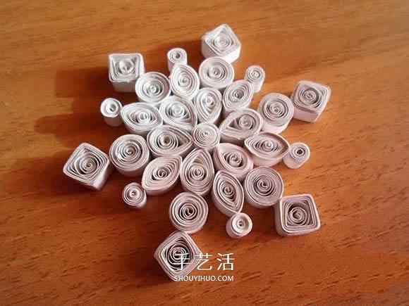詳細(xì)的雪花衍紙教程圖解 DIY美麗的新年掛飾 -  rpnrmr.com