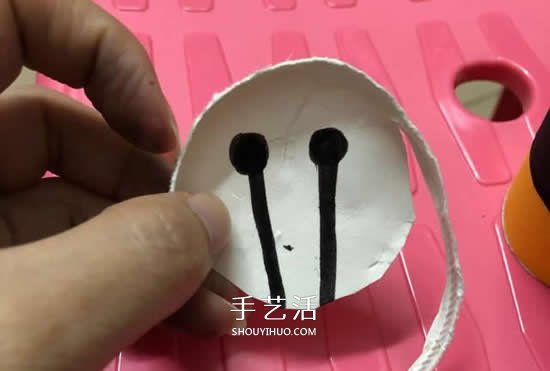 衛(wèi)生紙筒和紙杯廢物利用 做一只可愛小蜜蜂 -  rpnrmr.com