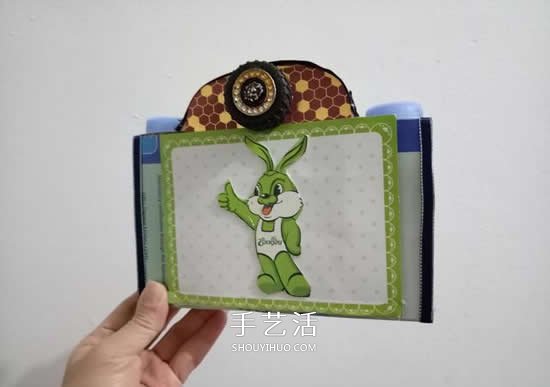 幼兒園手工作品圖片 廢物利用做的漂亮相機(jī) -  rpnrmr.com