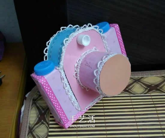 幼兒園手工作品圖片 廢物利用做的漂亮相機(jī) -  rpnrmr.com
