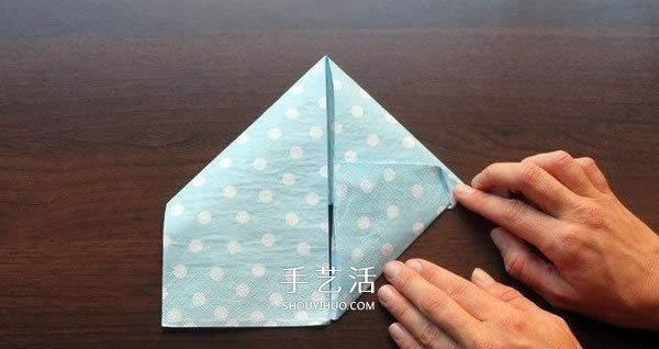 打發(fā)無(wú)聊等餐時(shí)光 餐巾紙手工折紙兔頭的方法 -  rpnrmr.com