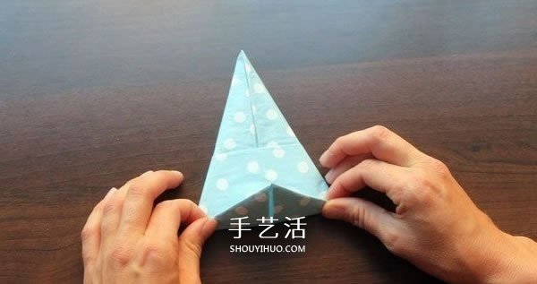 打發(fā)無(wú)聊等餐時(shí)光 餐巾紙手工折紙兔頭的方法 -  rpnrmr.com
