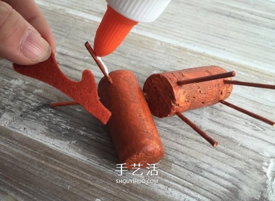 圣誕馴鹿掛飾手工制作 簡單的紅酒瓶塞利用 -  rpnrmr.com