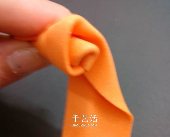 海綿紙折玫瑰花步驟 手工海綿紙花也能這么美！ -  rpnrmr.com