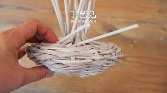 用報紙編織蘑菇的方法圖解 逼真又可愛！ -  rpnrmr.com