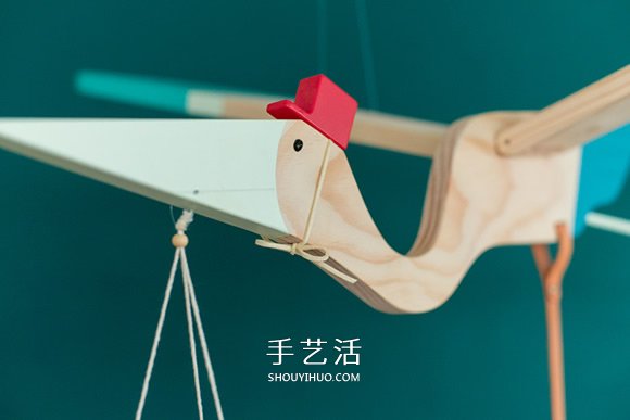 手工制作木頭玩具送子鳥(niǎo) 拉下拉環(huán)扇動(dòng)翅膀飛行 -  rpnrmr.com