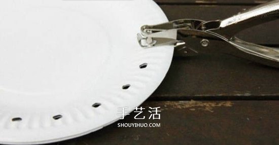 用紙盤(pán)制作大熊貓掛飾 簡(jiǎn)單又可愛(ài)的幼兒DIY -  rpnrmr.com