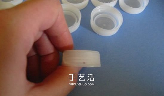 簡(jiǎn)單瓶蓋廢物利用 DIY制作可愛(ài)收納籃的方法 -  rpnrmr.com