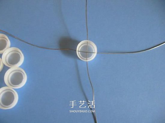 簡(jiǎn)單瓶蓋廢物利用 DIY制作可愛(ài)收納籃的方法 -  rpnrmr.com