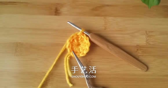 手工鉤針編織單色花朵坐墊/杯墊的方法圖解 -  rpnrmr.com